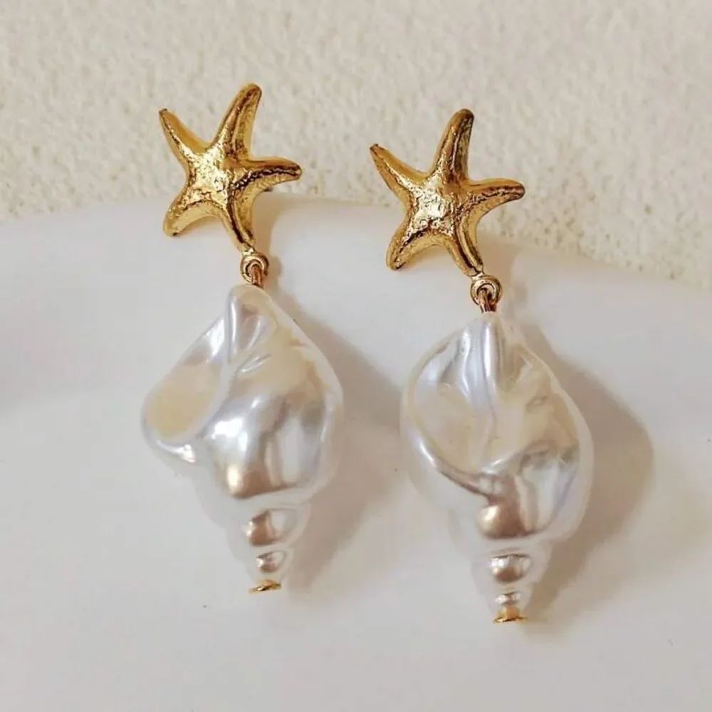 Gold Starfish Earrings A1406